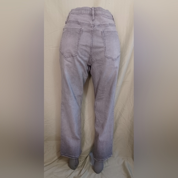 A Simply Vera Vera Wang Straight Leg Capri Jeans - Picture 3 of 8